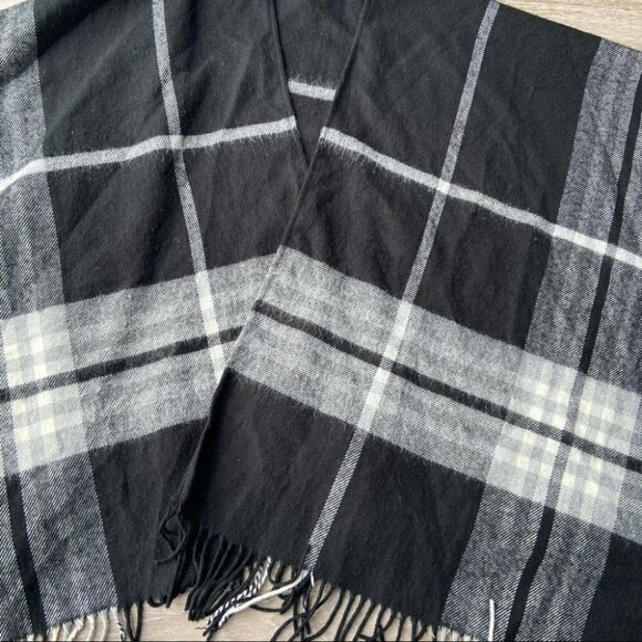 V.  FRAAS Made in Germany Plaid Shawl - Picture 5 of 12